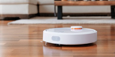 Robot vacuums with dust sensors: A review of pros and cons