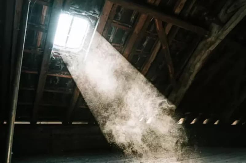 How do laser dust sensors detect fine particulate matter in the air?